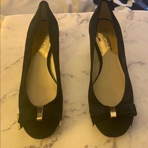 Michael Kors Black/Gold Heels Size 6.5